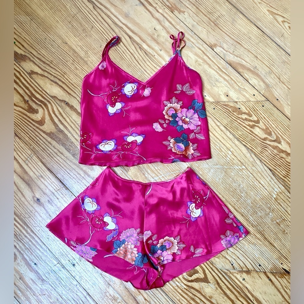Victoria’s Secret NWT 100% Silk Y2K Gleam Floral Sleep Set | Tank & Shorts | M - Picture 12 of 12